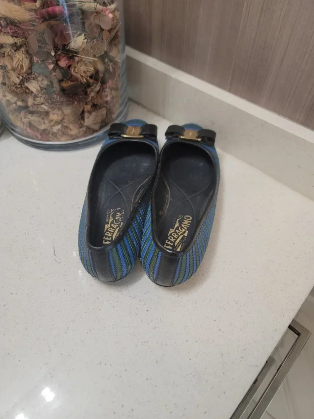 Salvatore Ferragamo Varina Print Ballet Flats Size 8B Multicolor runs small